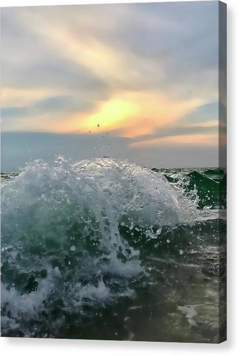 Single Wave Rowling In - Canvas Print